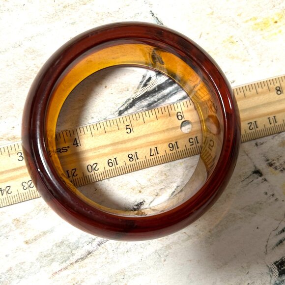 Bold Vintage Heavy Amber Iced Tea Domed Lucite Wide Bangle Bracelet Mod - Picture 4 of 11